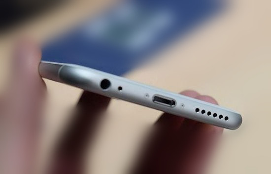 clean Headphone Jack